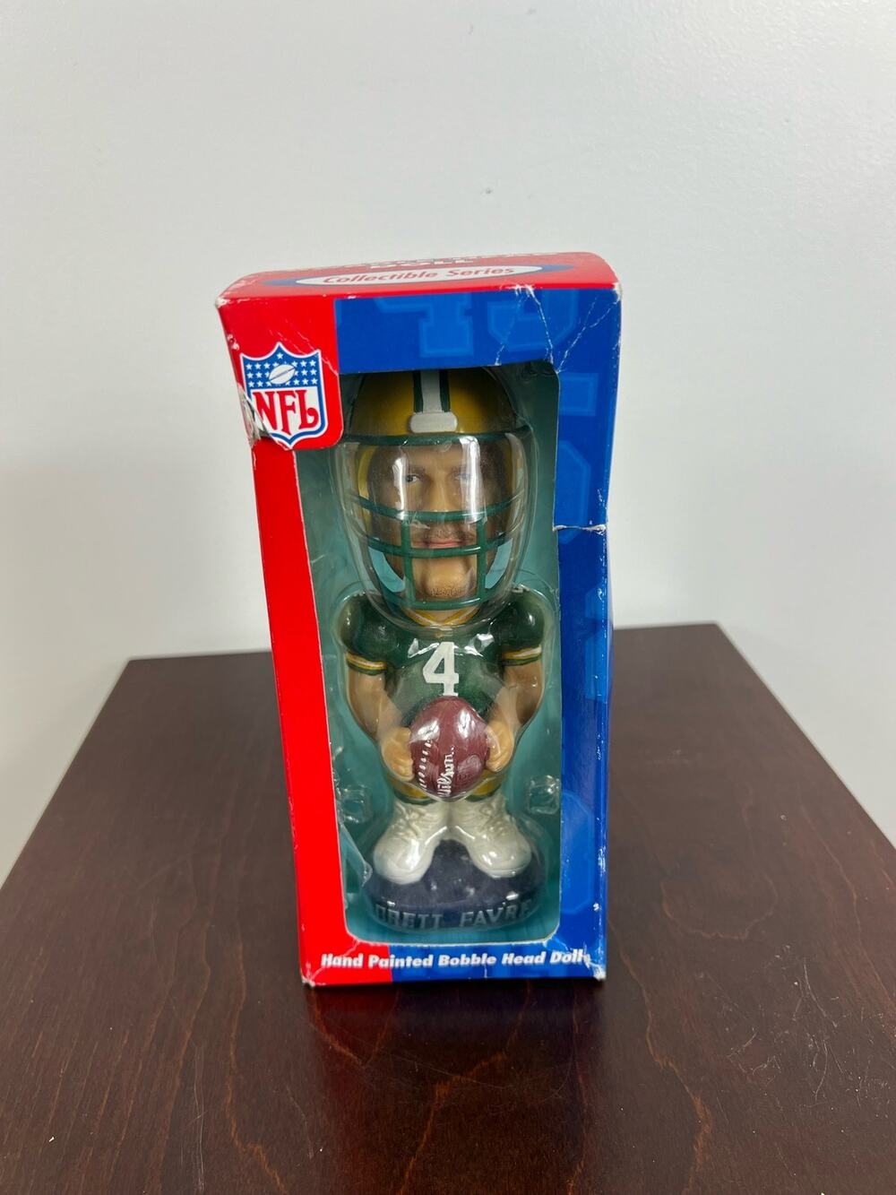NWT Brett Favre #4 NFL Hand Painted Bobble Head Doll collectible series